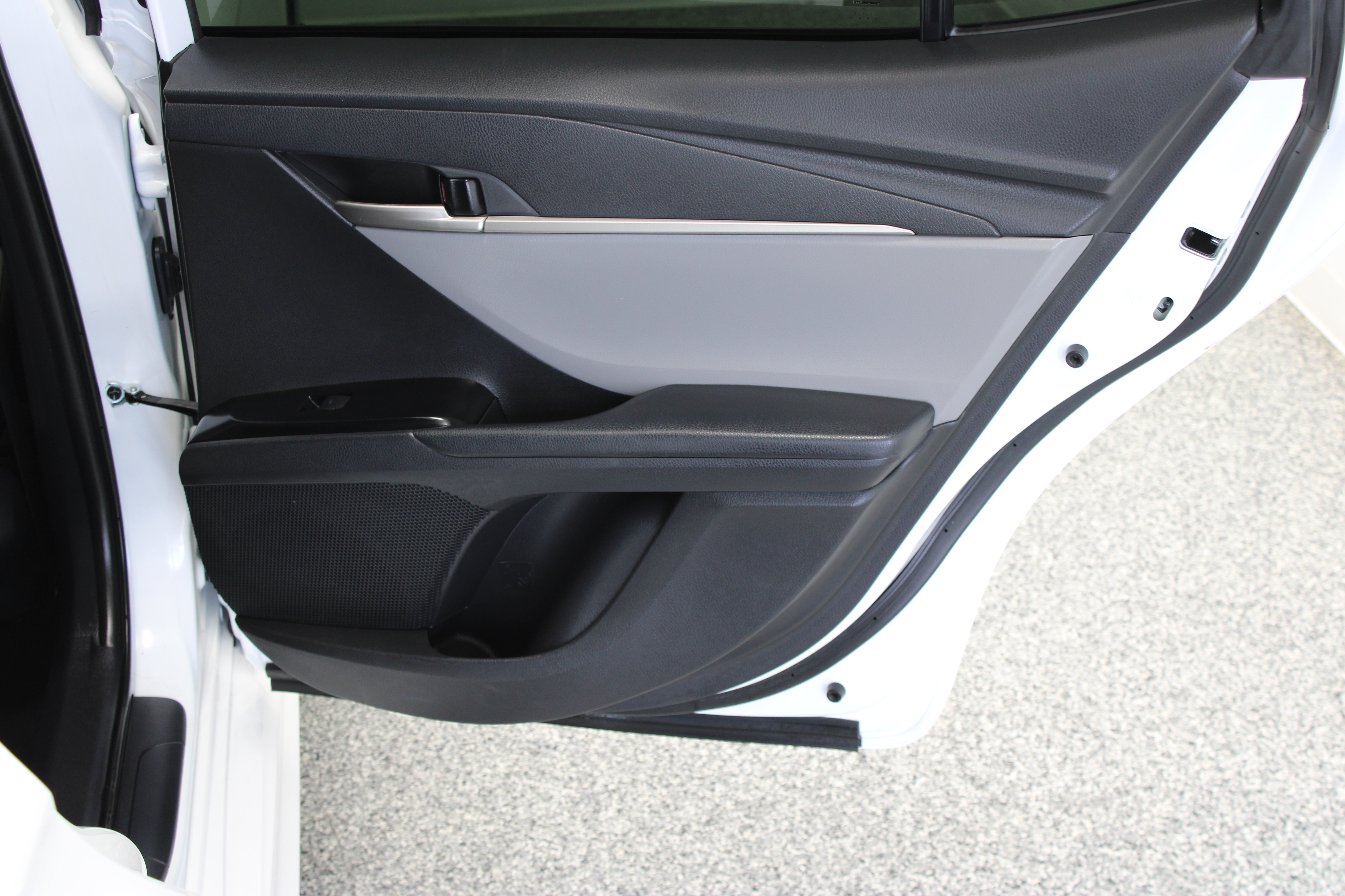 Used 2025 Toyota Camry SE w/ Multimedia Upgrade Package FWD image 32
