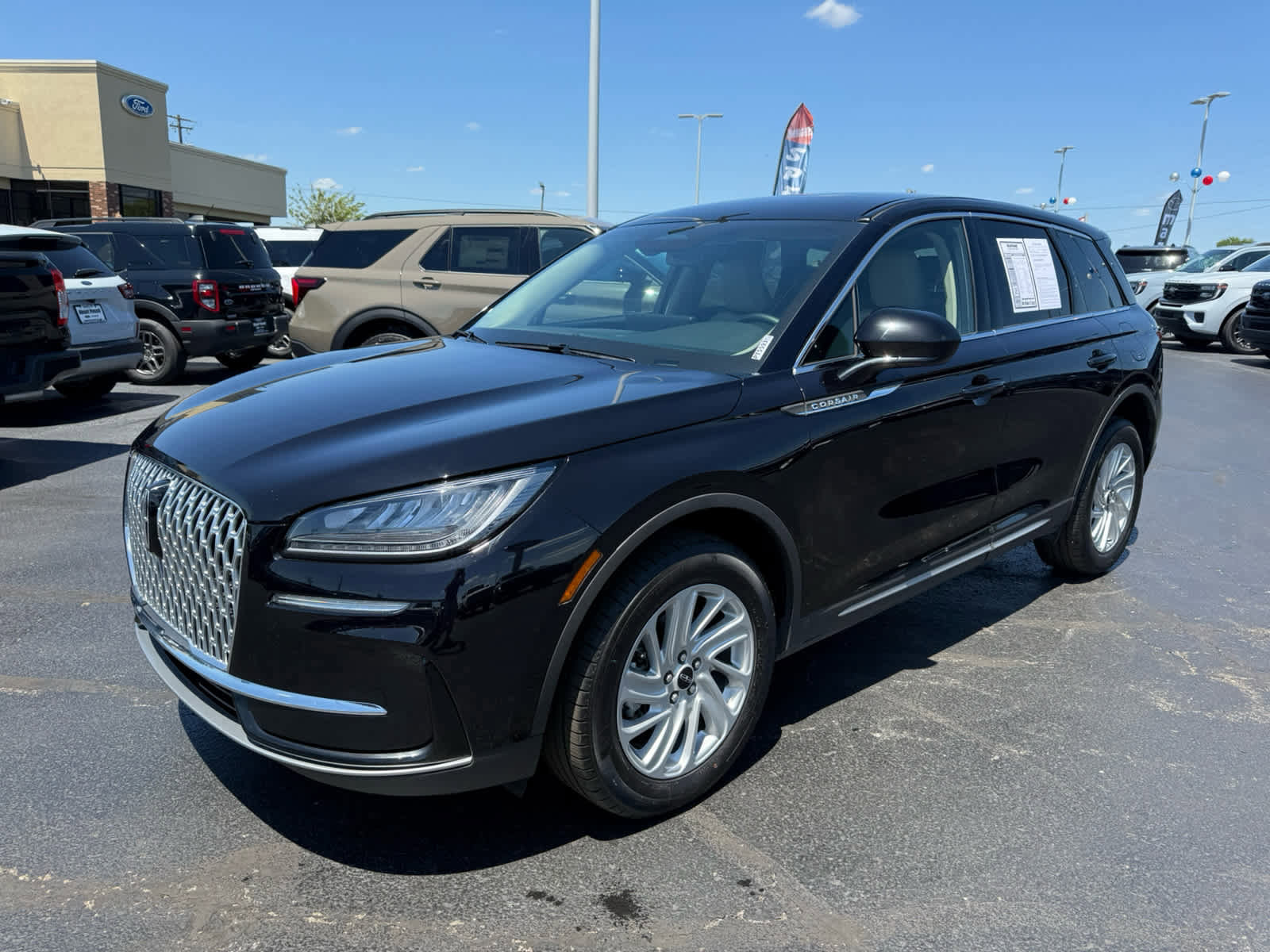 Used 2025 Lincoln Corsair AWD image 24