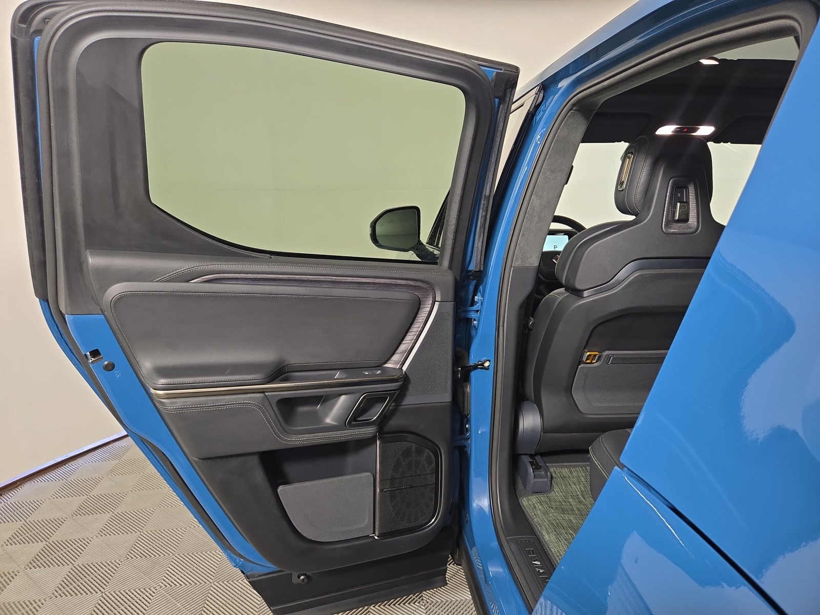 Used 2022 Rivian R1T Adventure AWD/4WD image 17