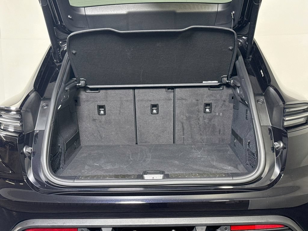 Certified 2025 Porsche Macan Electric RWD image 26
