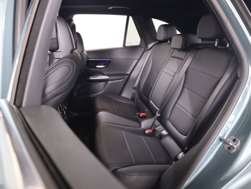 Used 2026 Mercedes-Benz GLC 300 4MATIC image 34