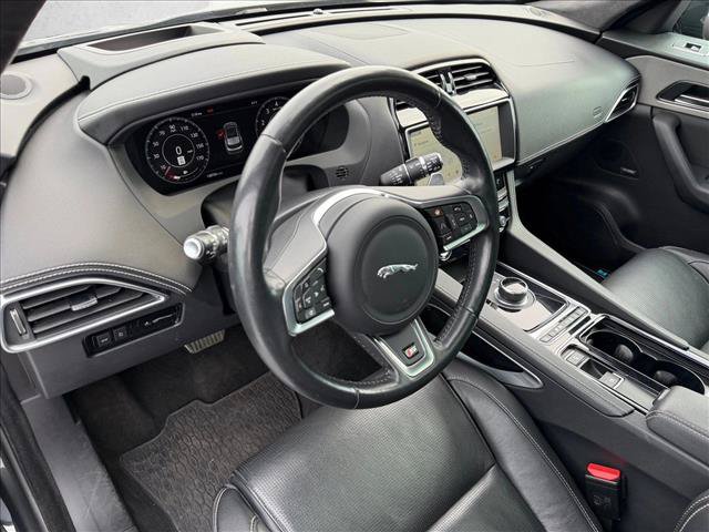 Used 2019 Jaguar F-PACE S AWD/4WD image 10