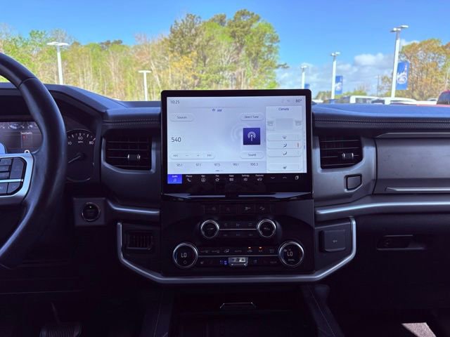 Used 2024 Ford Expedition XLT AWD/4WD image 17