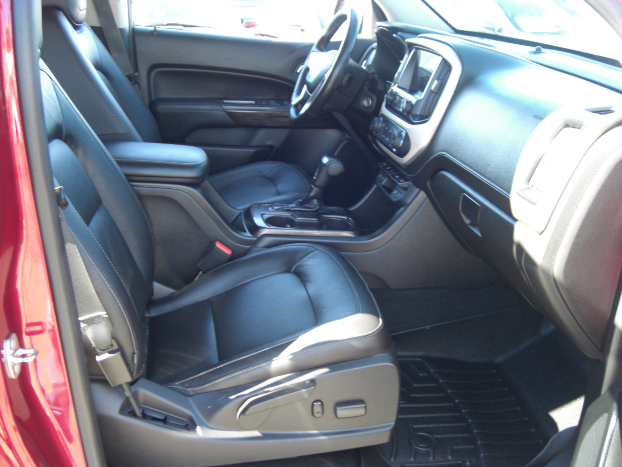 Used 2018 GMC Canyon SLT w/ Driver Alert Package image 17