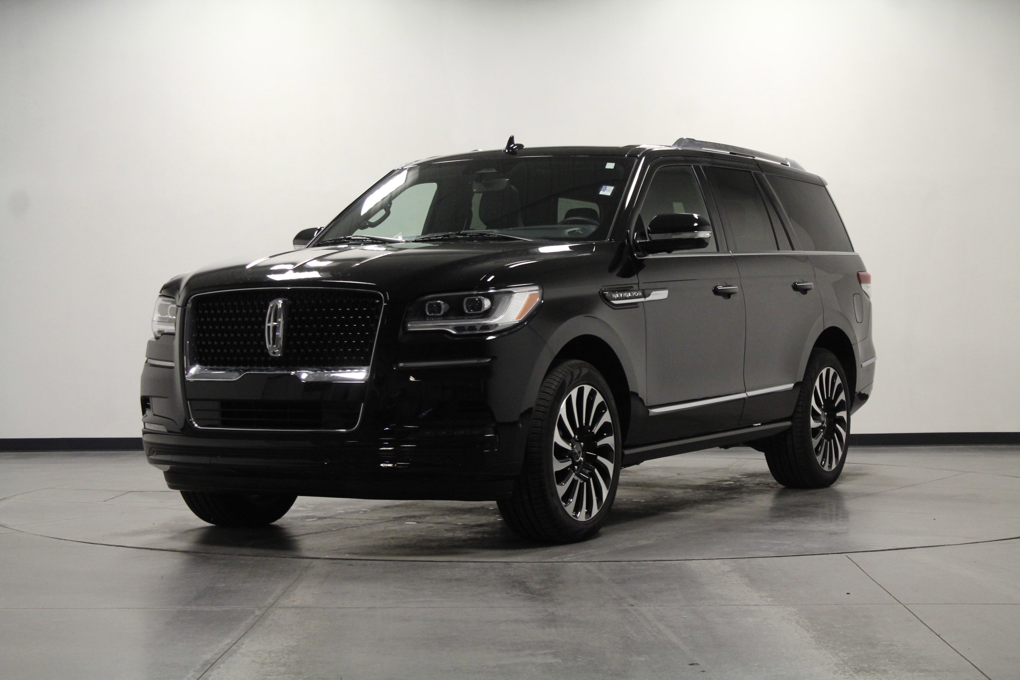 Used 2024 Lincoln Navigator Reserve image 8