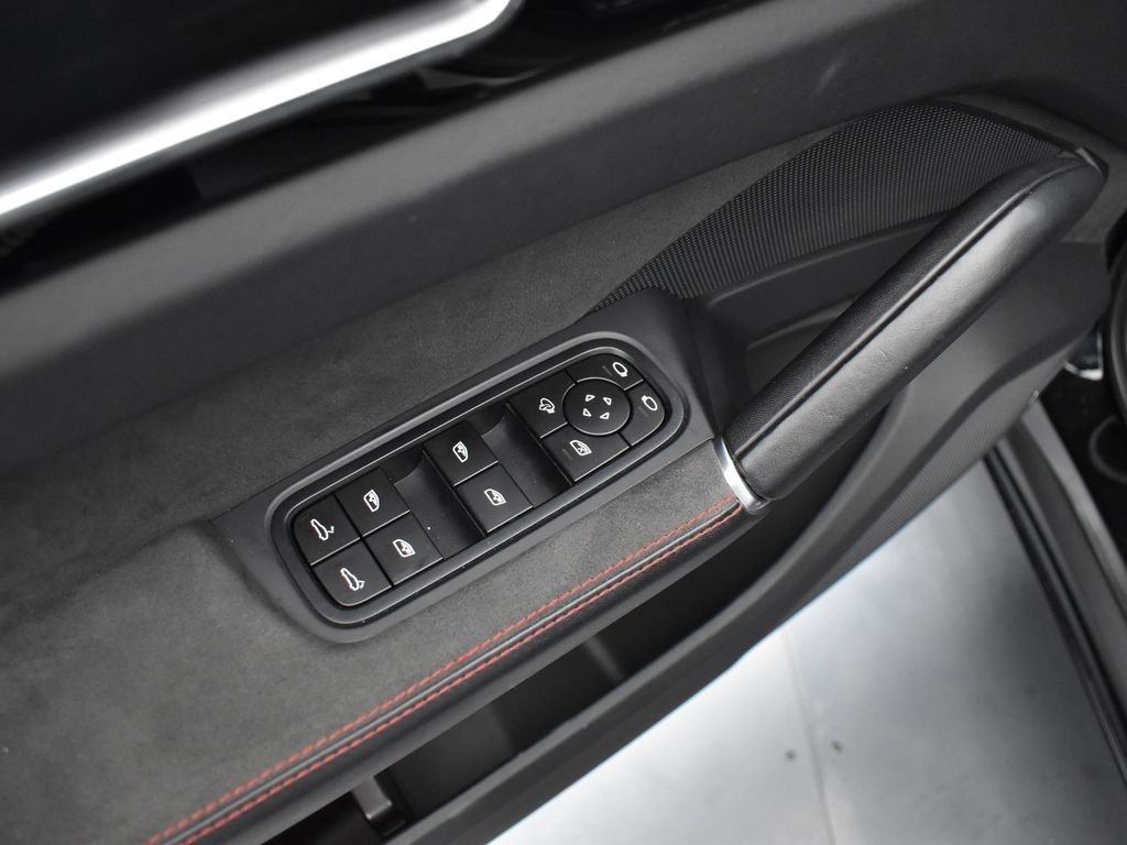 Used 2023 Porsche Cayenne GTS image 8