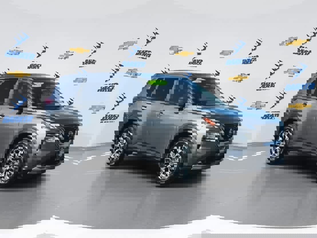 Used 2023 Nissan Rogue SV image 2