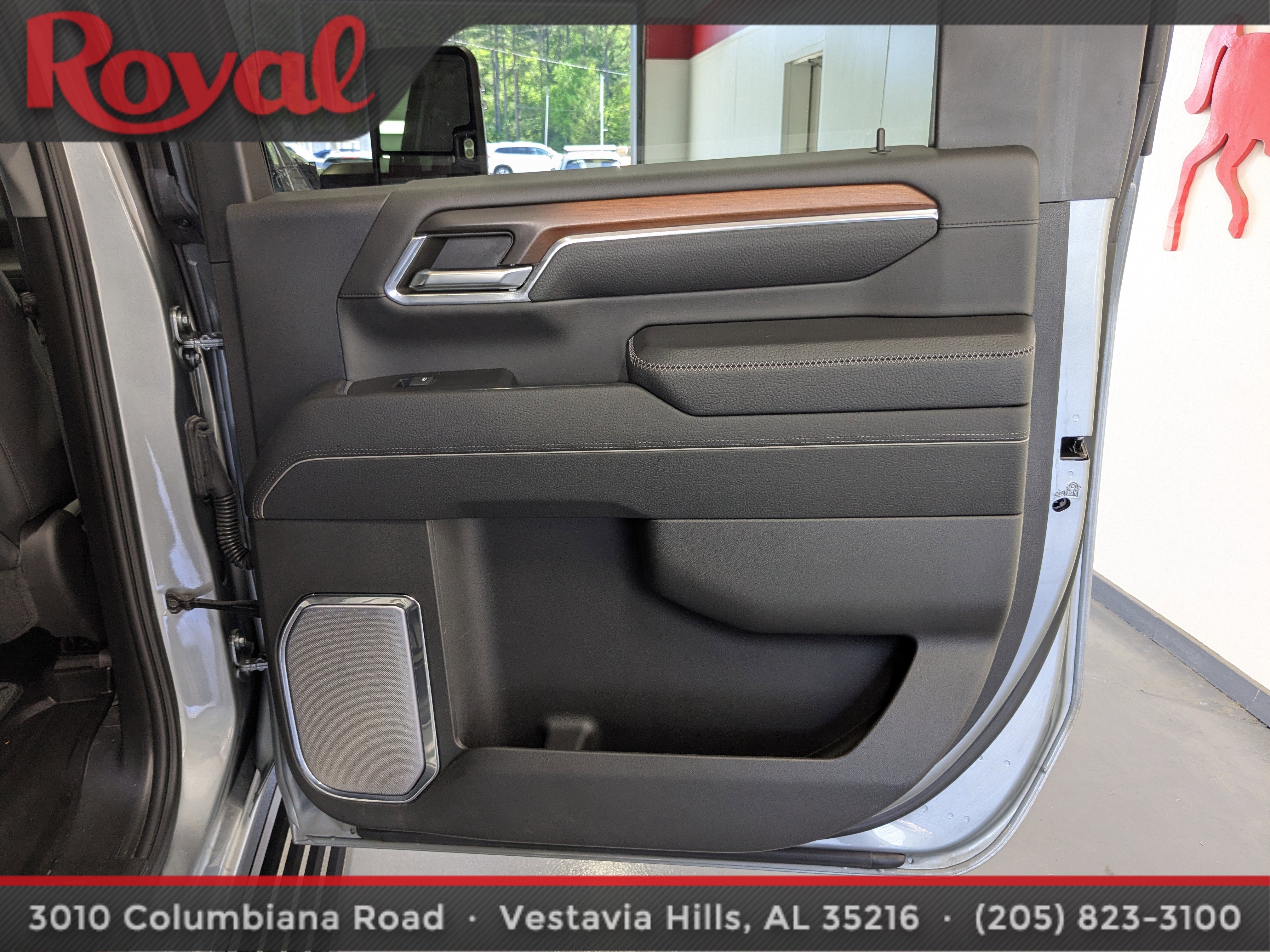 Used 2024 GMC Sierra 2500 Denali w/ Denali Reserve Package image 9