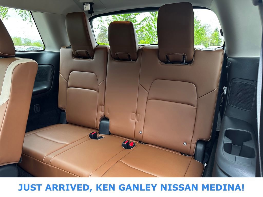 Certified 2026 Nissan Pathfinder Platinum w/ Cargo Package AWD/4WD image 18