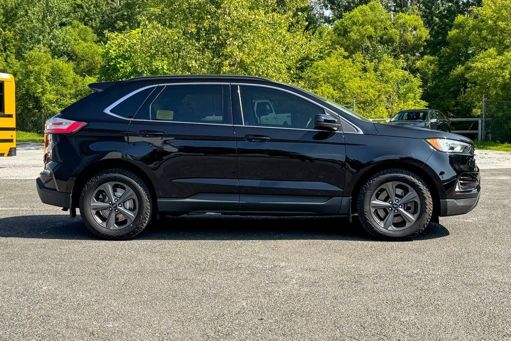 Certified 2022 Ford Edge SEL w/ Sport Appearance Package image 2