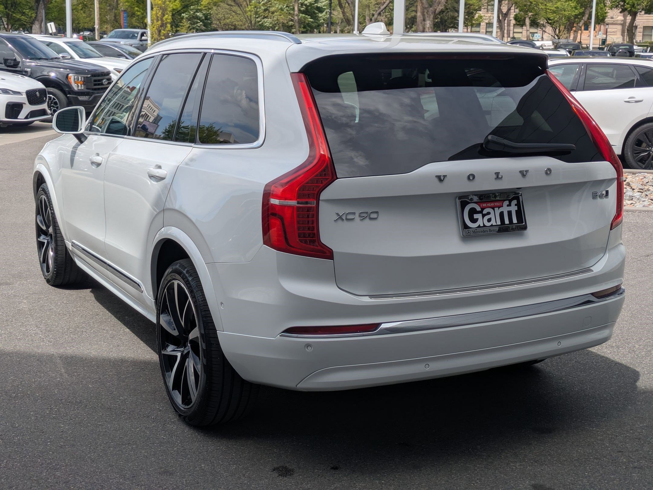 Used 2023 Volvo XC90 B6 Plus w/ Protection Package Premier AWD/4WD image 5
