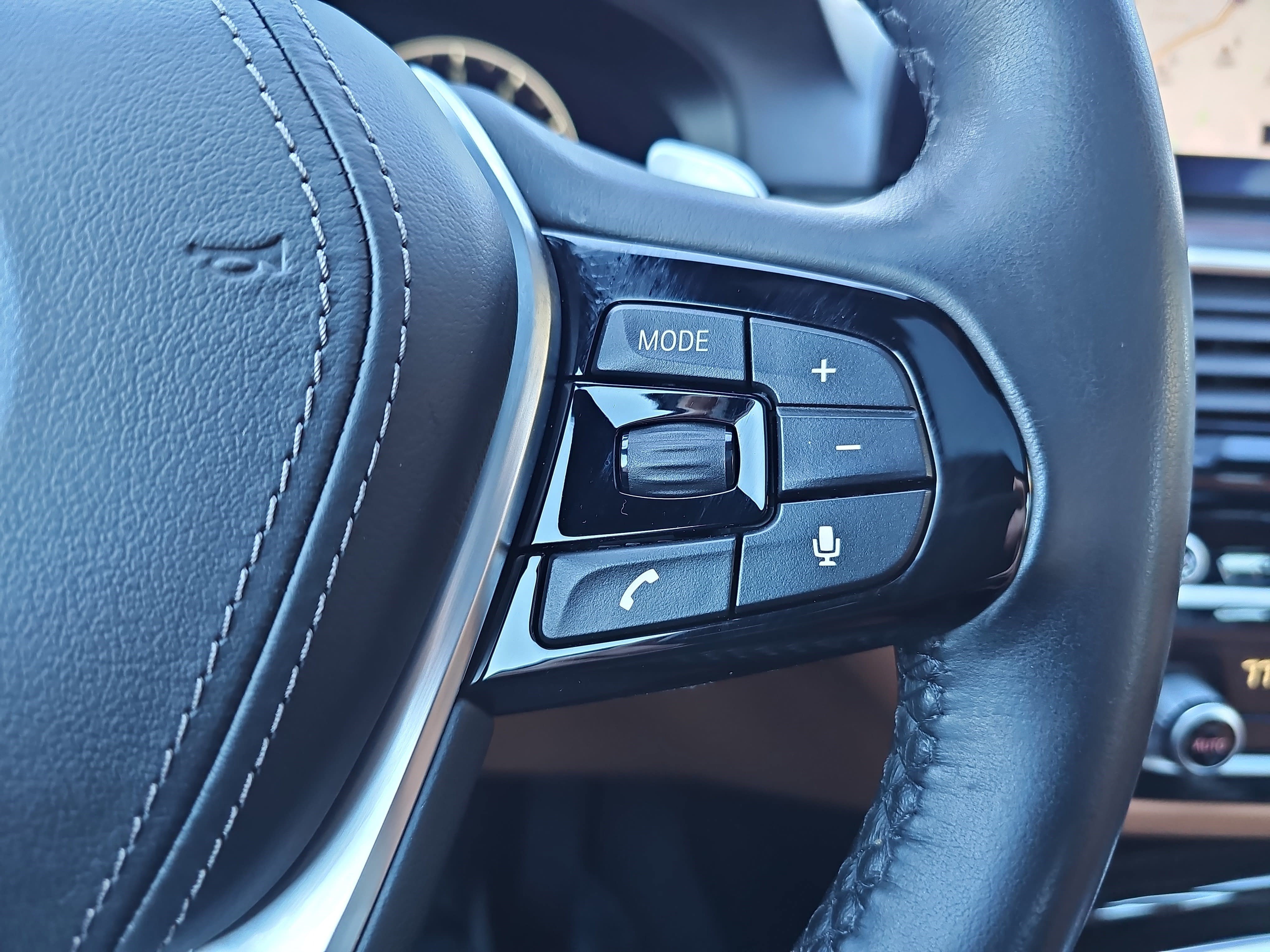 Used 2019 BMW 540i w/ Executive Package image 19