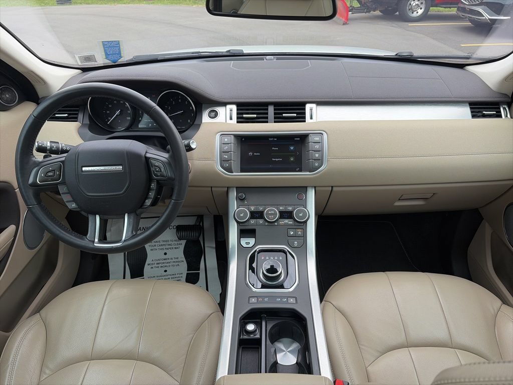 Used 2017 Land Rover Range Rover Evoque SE AWD/4WD image 7