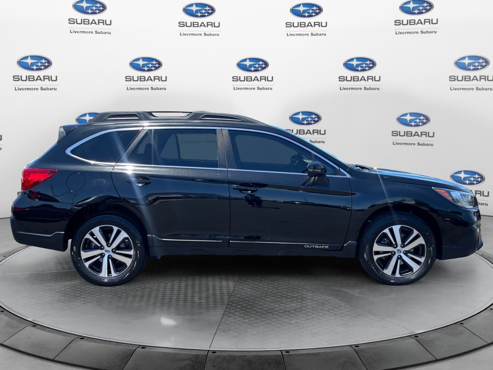 Used 2019 Subaru Outback 2.5i Limited AWD/4WD image 6