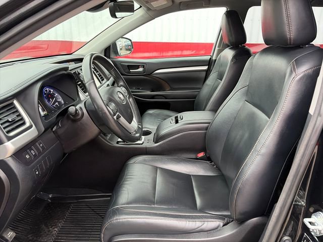 Used 2018 Toyota Highlander XLE w/ Protection Package #3 AWD/4WD image 22