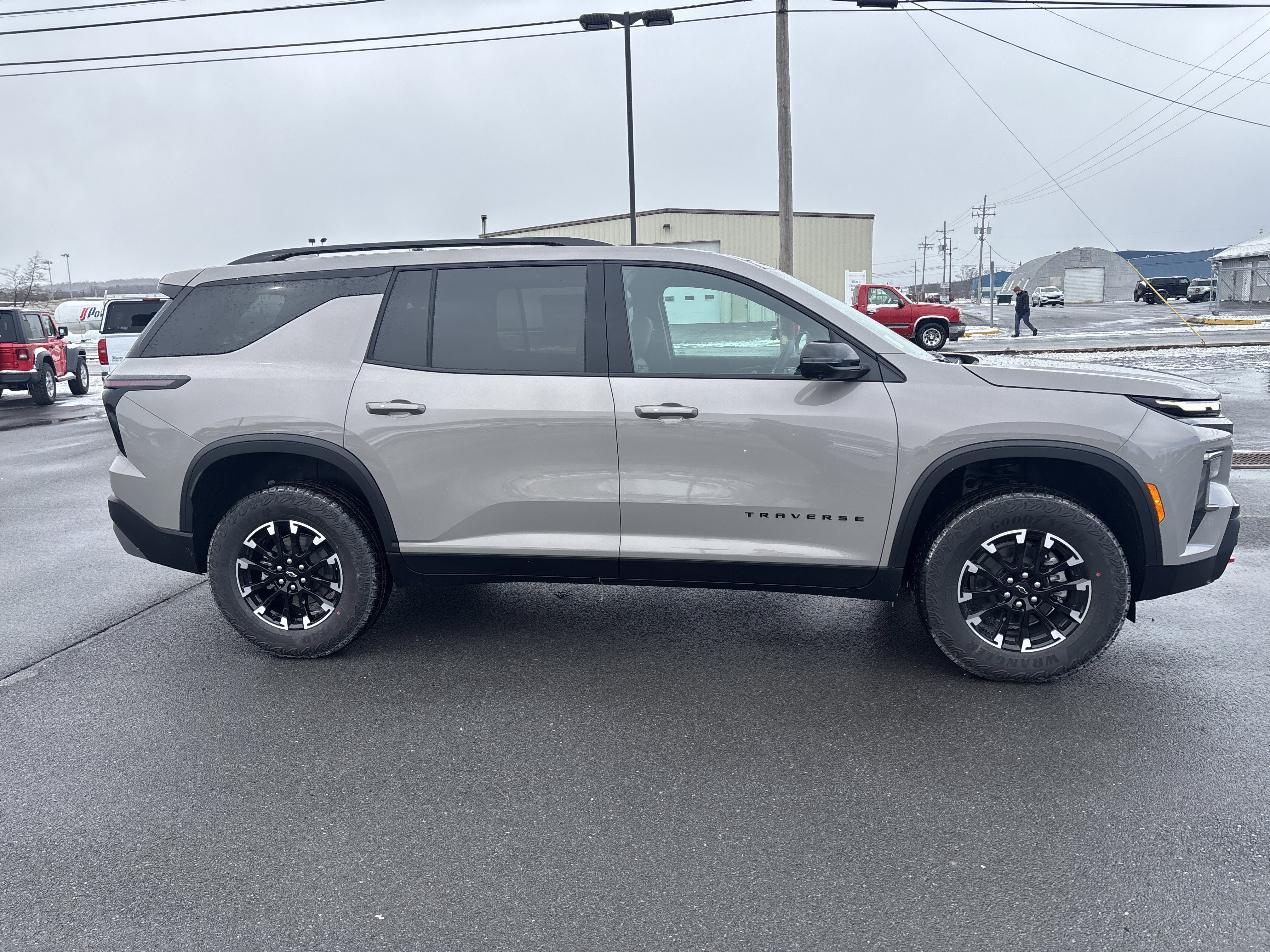 New 2026 Chevrolet Traverse Z71 w/ Driver Confidence Package image 2