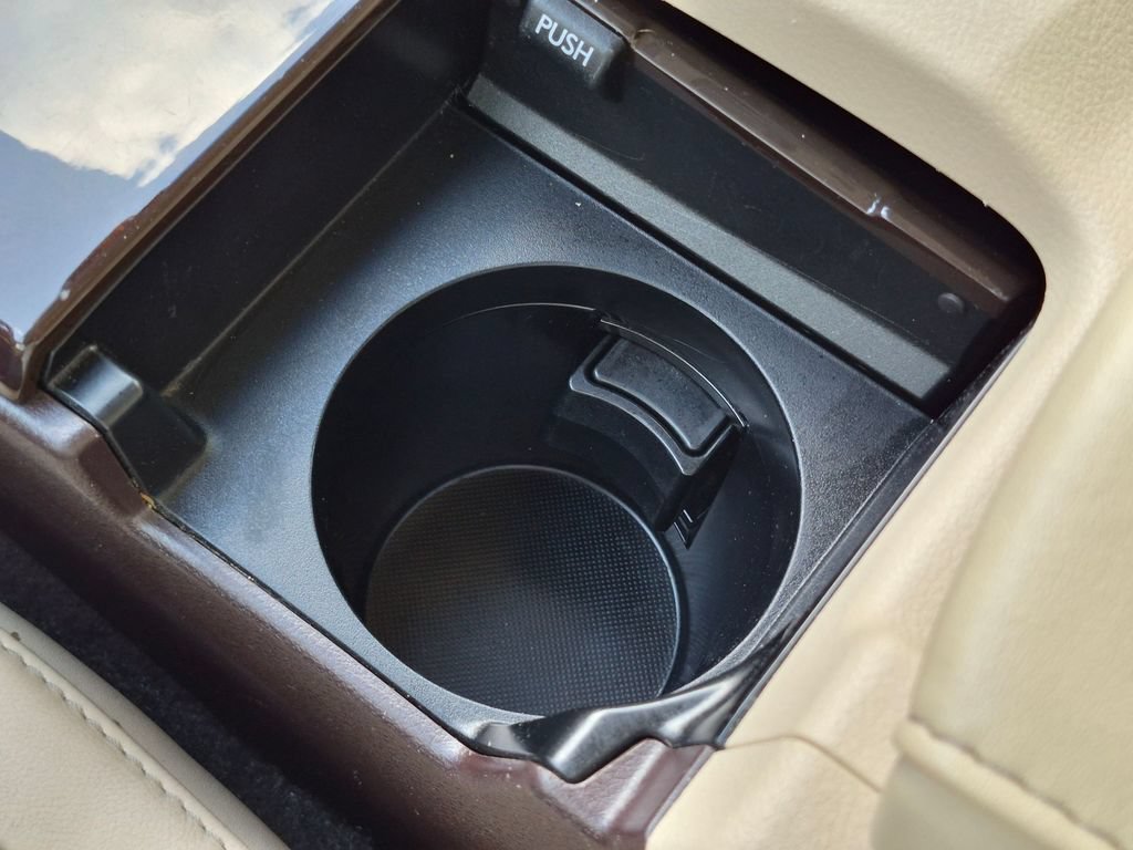 Used 2016 Lexus ES 350 w/ Luxury Package w/Wood Trim FWD image 28