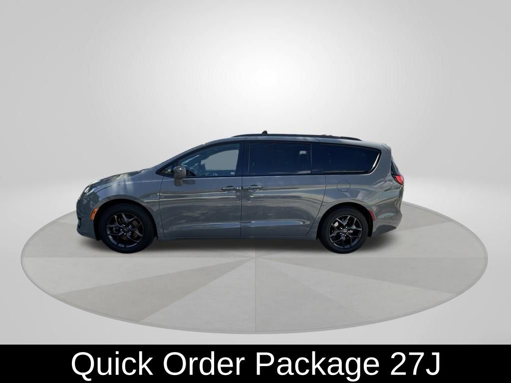Used 2020 Chrysler Pacifica Touring-L Plus image 4