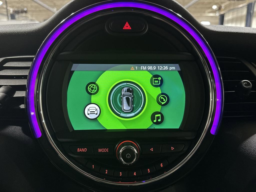 Used 2019 MINI Cooper 4-Door Hardtop image 12