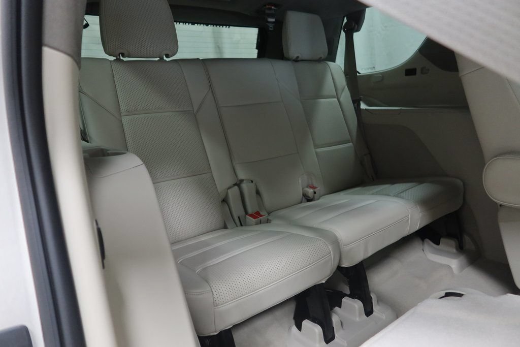 Used 2022 Cadillac Escalade Sport Platinum w/ LPO, ONYX Package AWD/4WD image 12