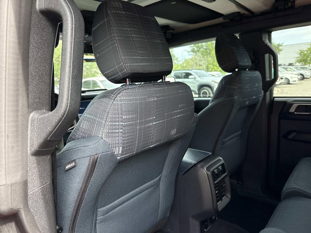 Used 2025 Ford Bronco Heritage Edition AWD/4WD image 15