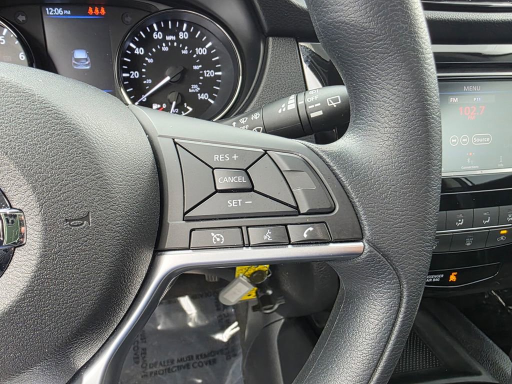 Used 2021 Nissan Rogue Sport S image 17