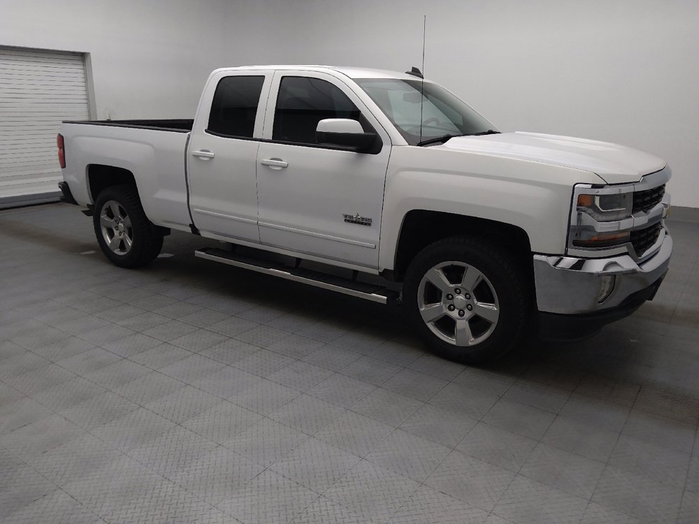 Used 2018 Chevrolet Silverado 1500 LT w/ Texas Edition RWD image 11