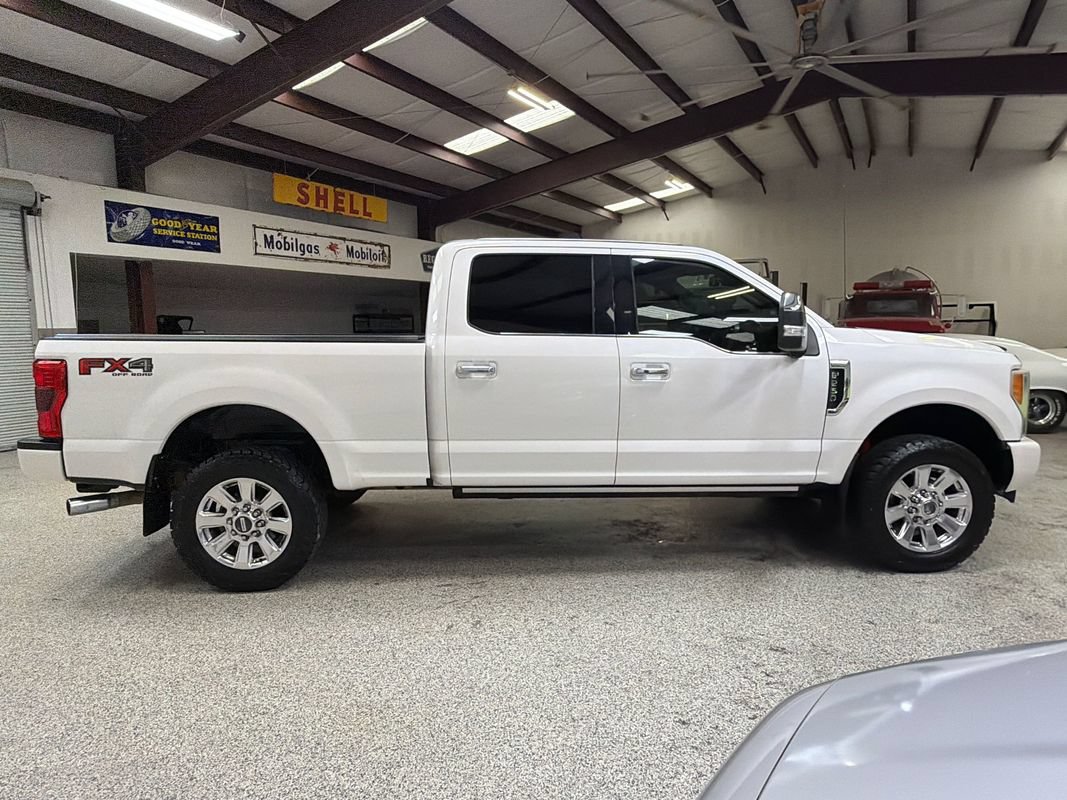 Used 2017 Ford F250 Platinum w/ Platinum Ultimate Package AWD/4WD image 9
