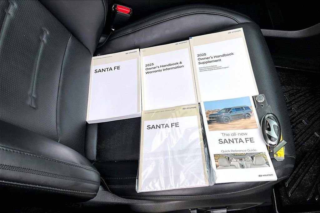 Used 2025 Hyundai Santa Fe Calligraphy image 11