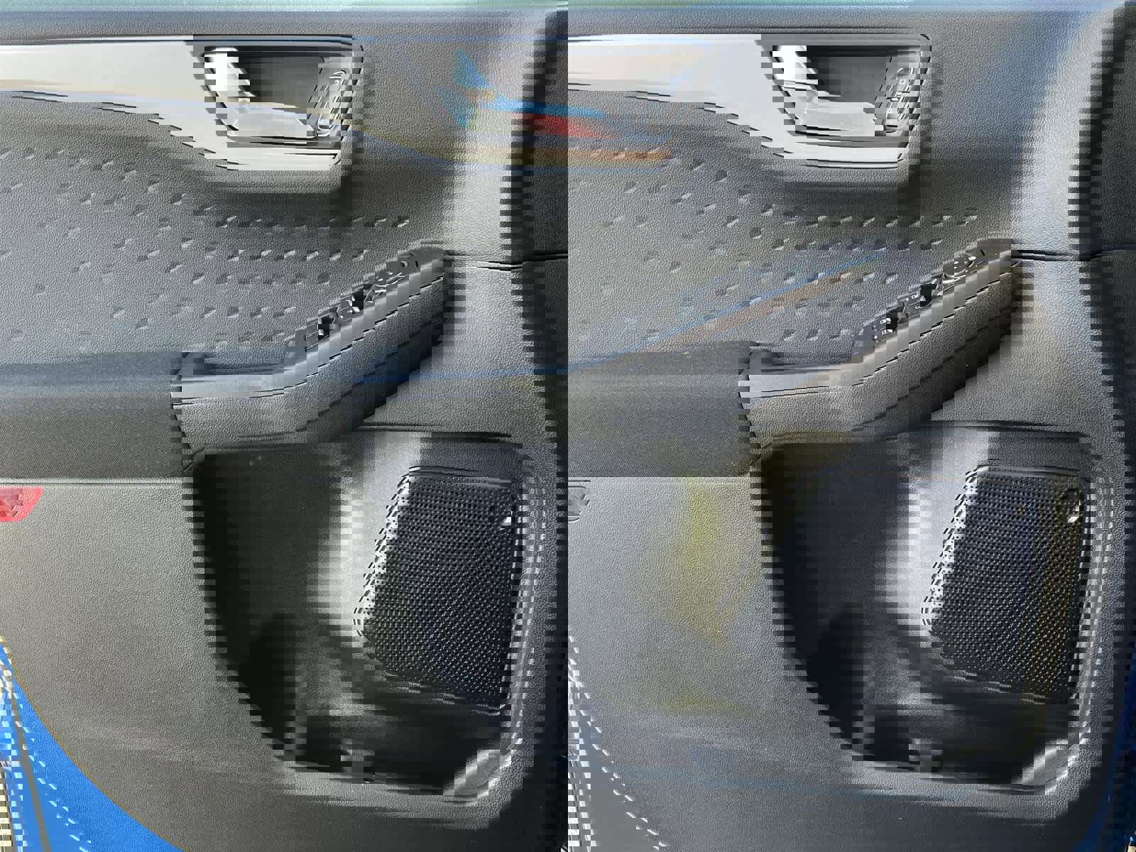 Used 2020 Ford Escape SE image 25