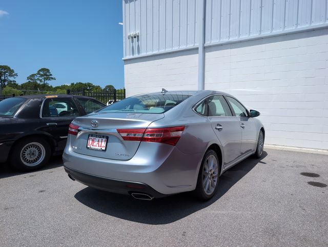 Used 2015 Toyota Avalon Limited w/ Technology Package FWD image 3