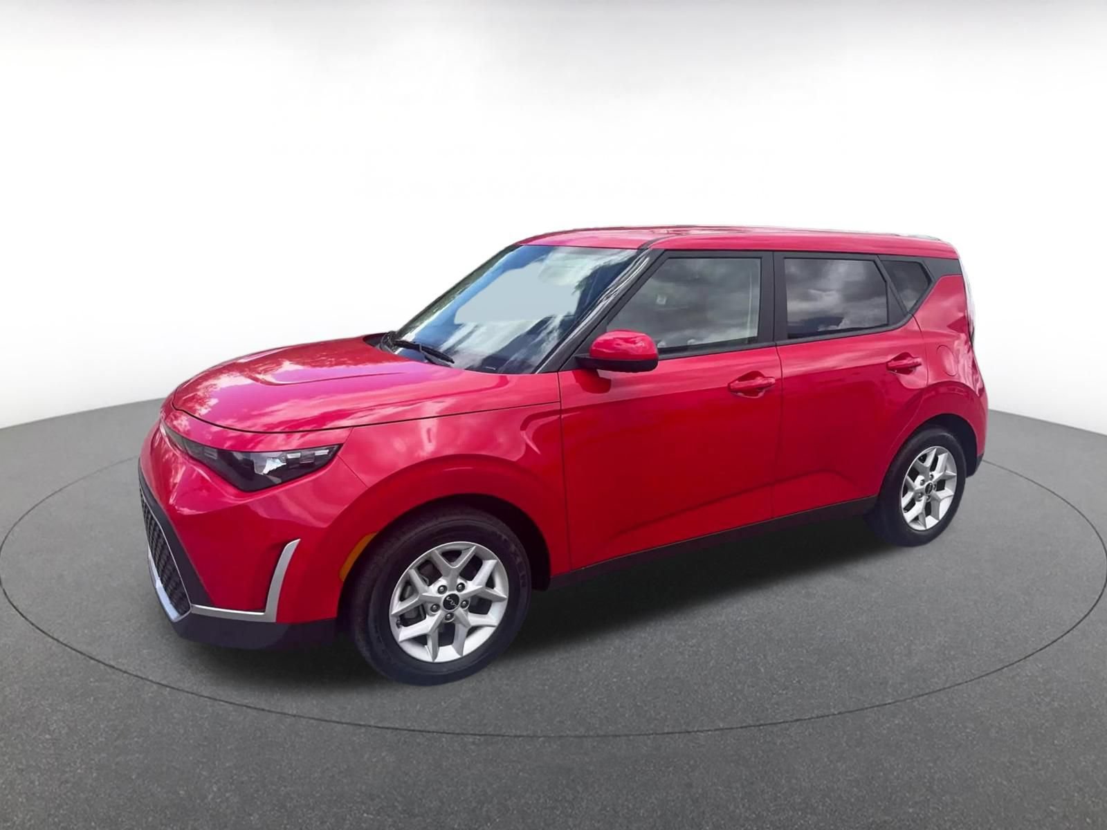 Used 2025 Kia Soul LX w/ LX Technology Package FWD image 7