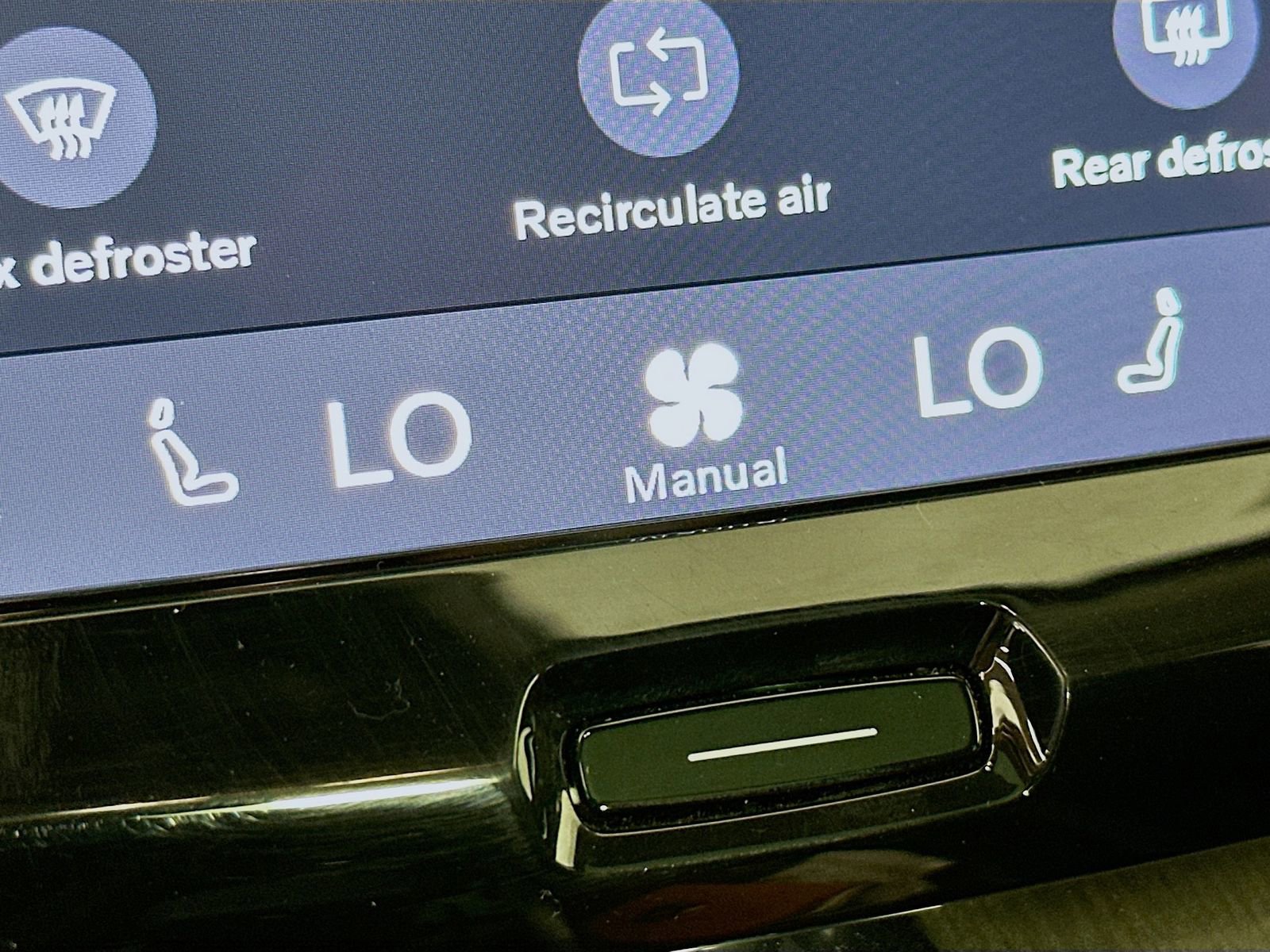 Used 2025 Volvo XC60 B5 Plus image 20