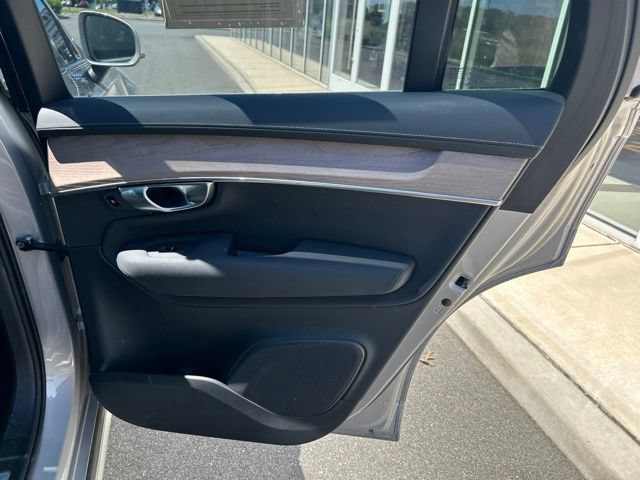 Certified 2025 Volvo XC90 B5 Plus AWD/4WD image 12