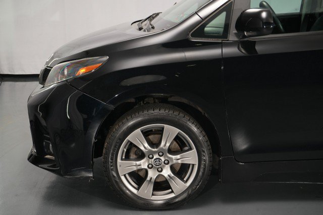 Used 2020 Toyota Sienna SE FWD image 4