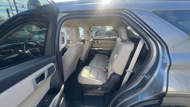 Used 2023 Ford Explorer XLT w/ Equipment Group 202A image 19
