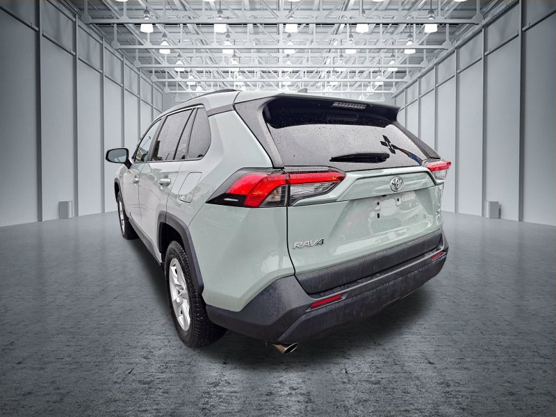 Used 2021 Toyota RAV4 XLE w/ Convenience Package AWD/4WD image 7
