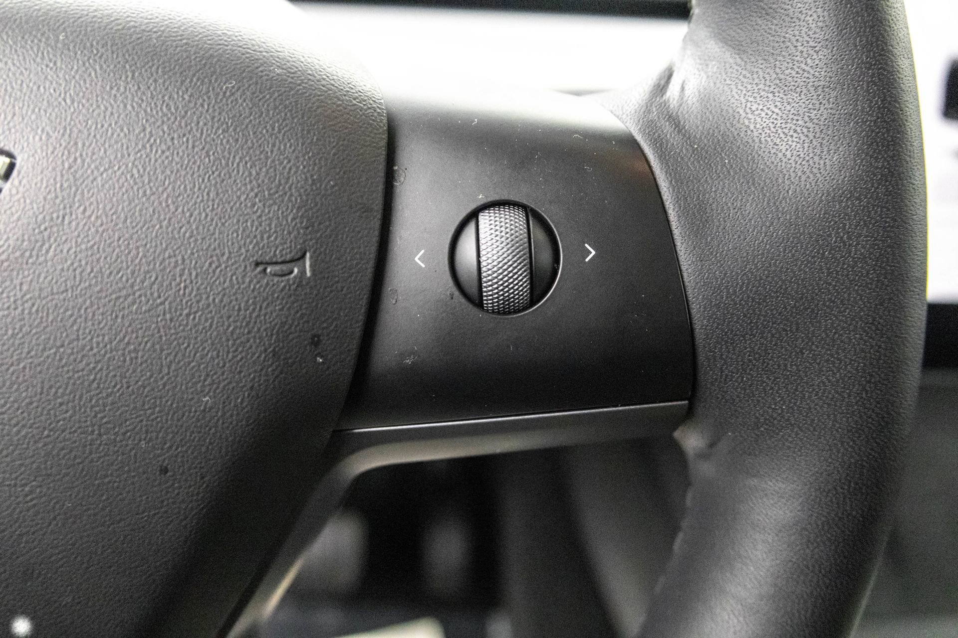 Used 2022 Tesla Model Y Long Range image 20