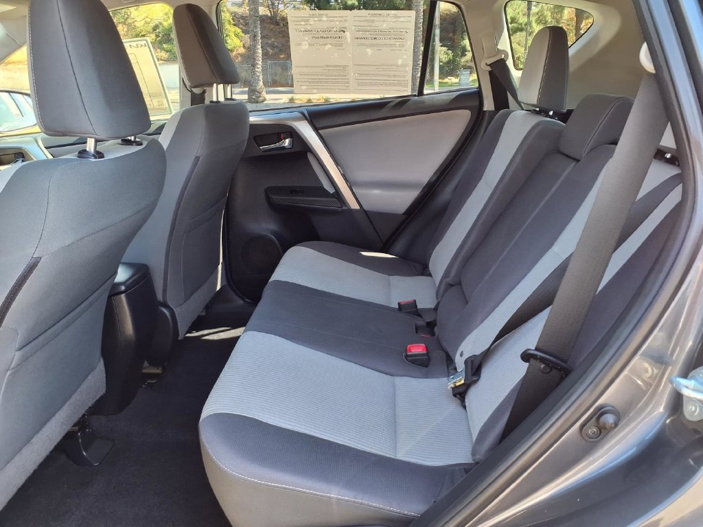 Used 2015 Toyota RAV4 XLE FWD image 12