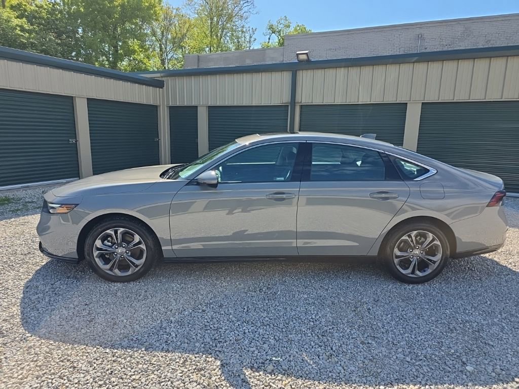 Used 2025 Honda Accord EX-L image 2