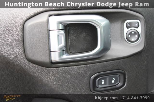 Used 2023 Jeep Wrangler Sahara image 11
