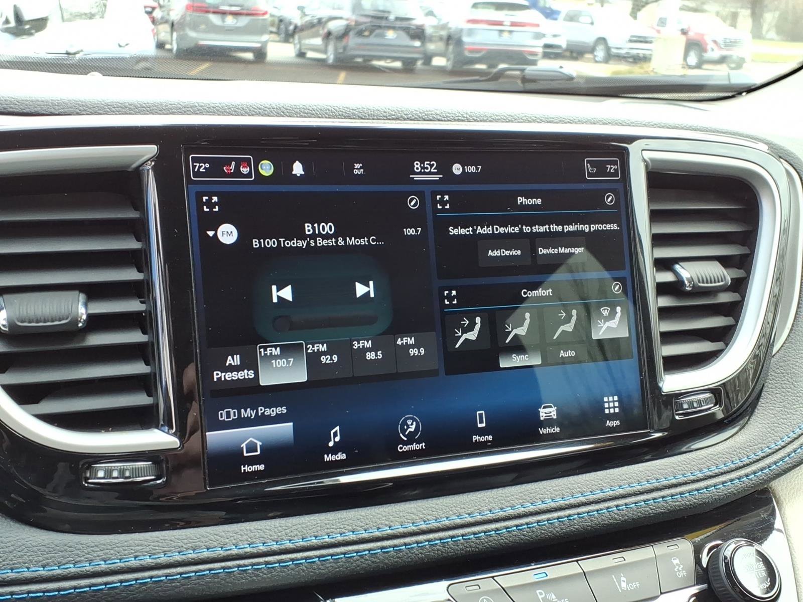 Used 2021 Chrysler Pacifica Touring-L image 17