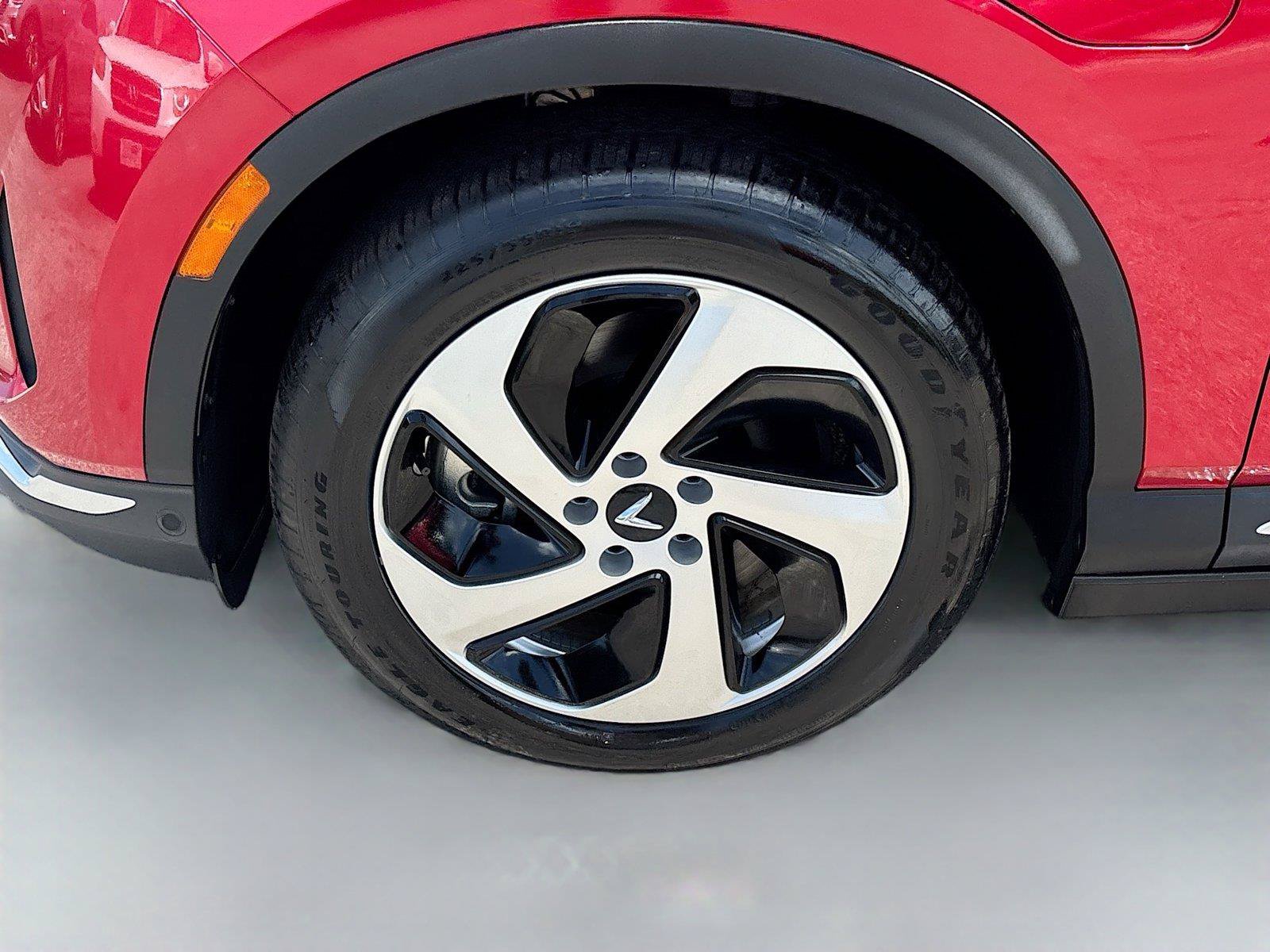 New 2025 VinFast VF 8 Eco AWD/4WD image 30