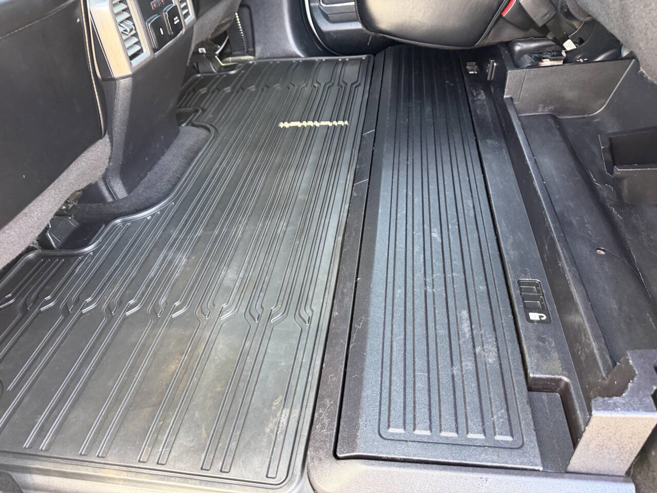 Used 2017 Ford F450 Platinum w/ Platinum Ultimate Package AWD/4WD image 44