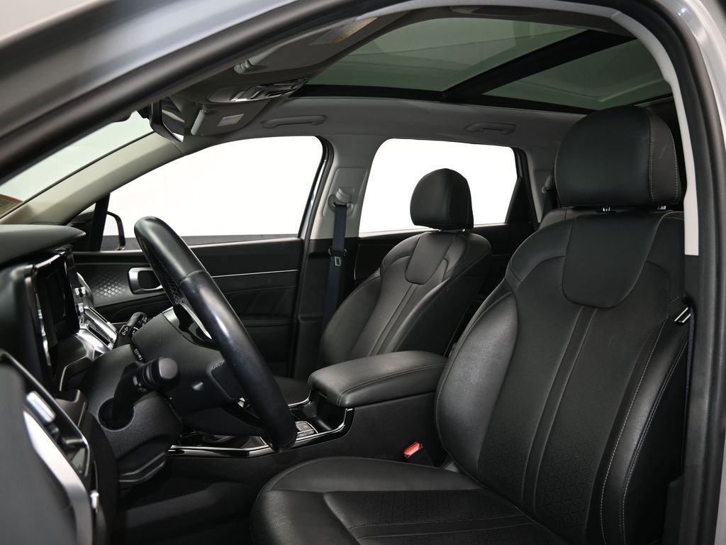 Used 2023 Kia Sorento SX image 10