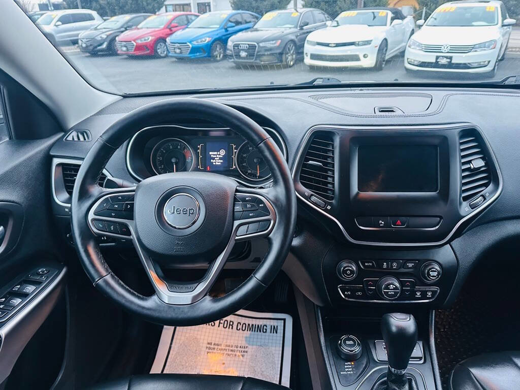 Used 2020 Jeep Cherokee Latitude Plus w/ Cold Weather Group image 10