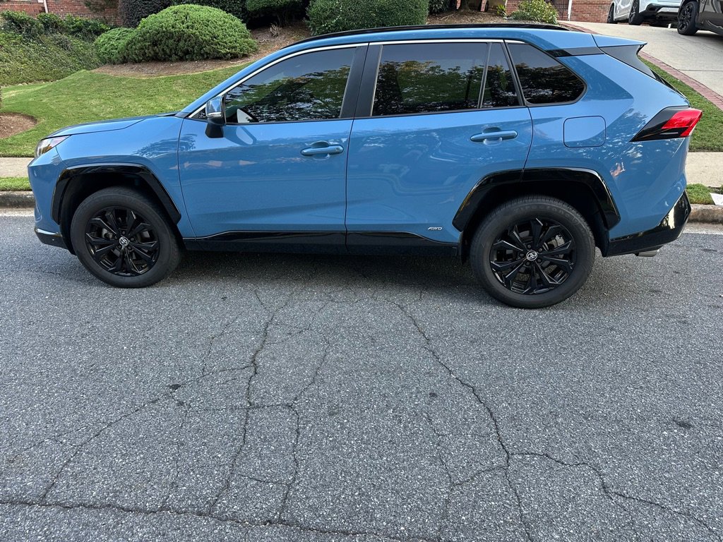 Used 2022 Toyota RAV4 SE image 7