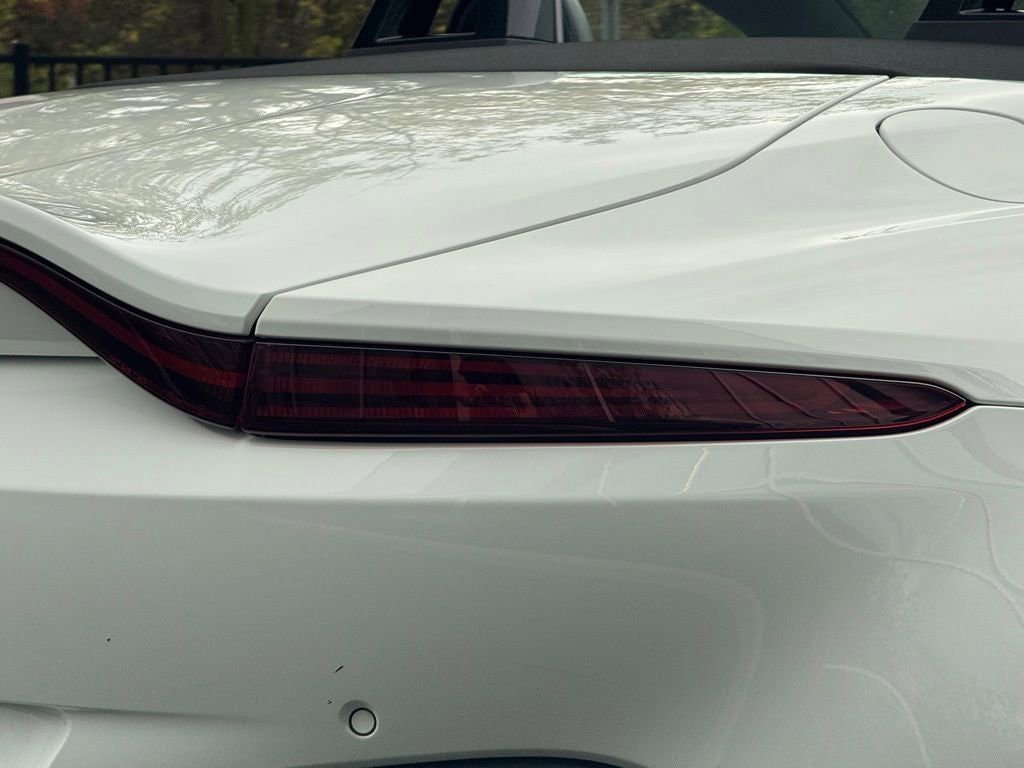 Used 2023 Aston Martin V8 Vantage Roadster image 26