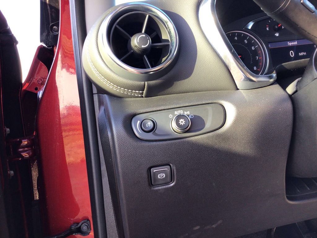 Used 2025 Chevrolet Blazer LT image 17