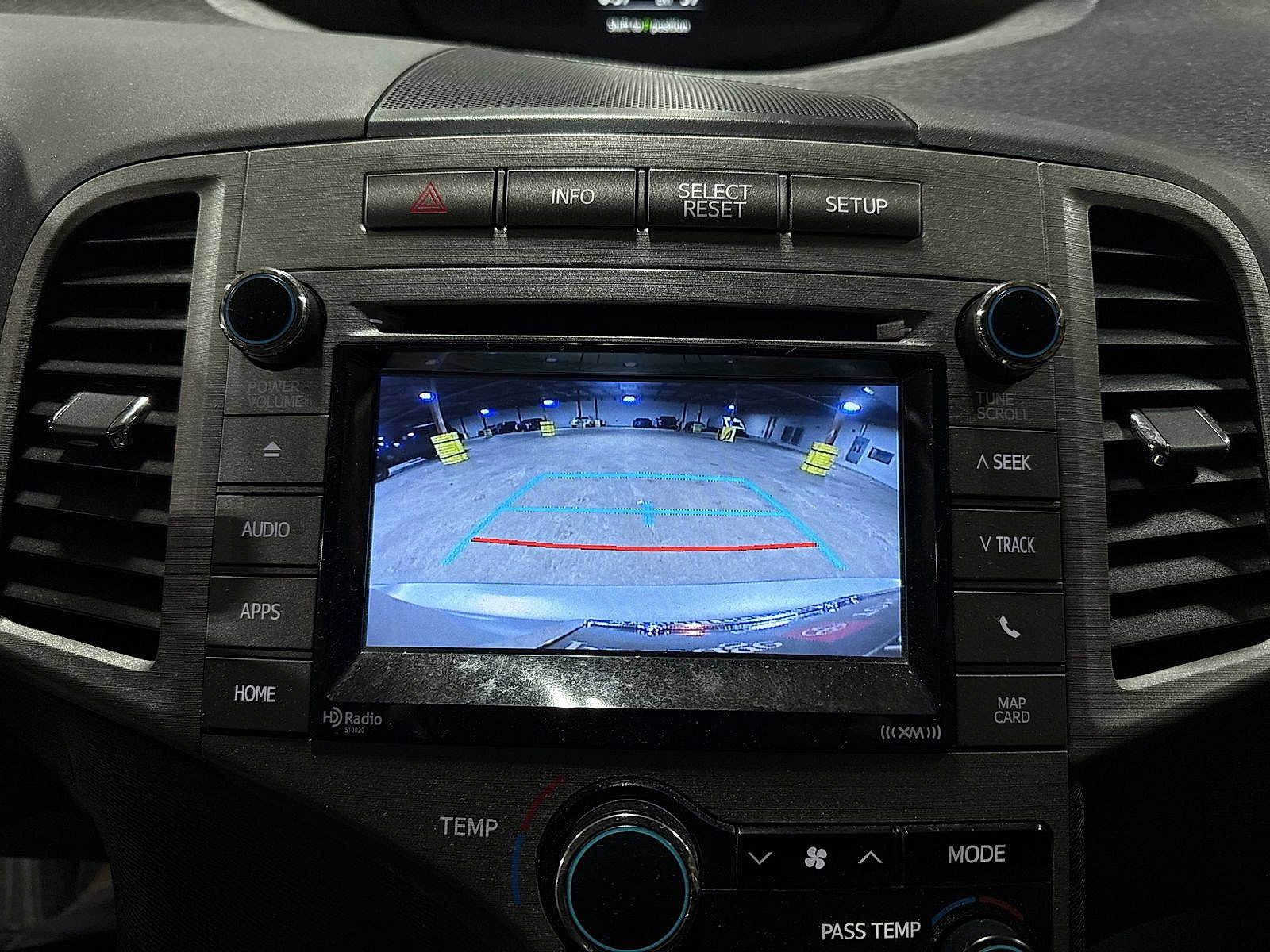 Used 2015 Toyota Venza XLE image 25